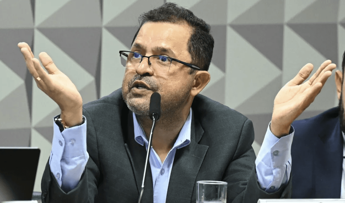 Presidente da CPMI manda prender ex-chefe do INSS após contradições no depoimento