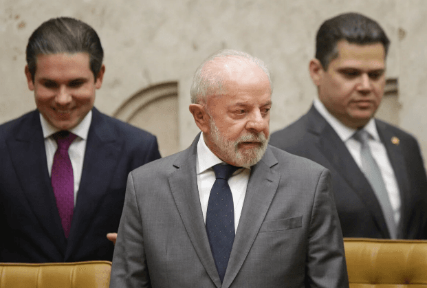 Planalto vê articulação de Hugo Motta e Alcolumbre contra Lula na votação da Dosimetria