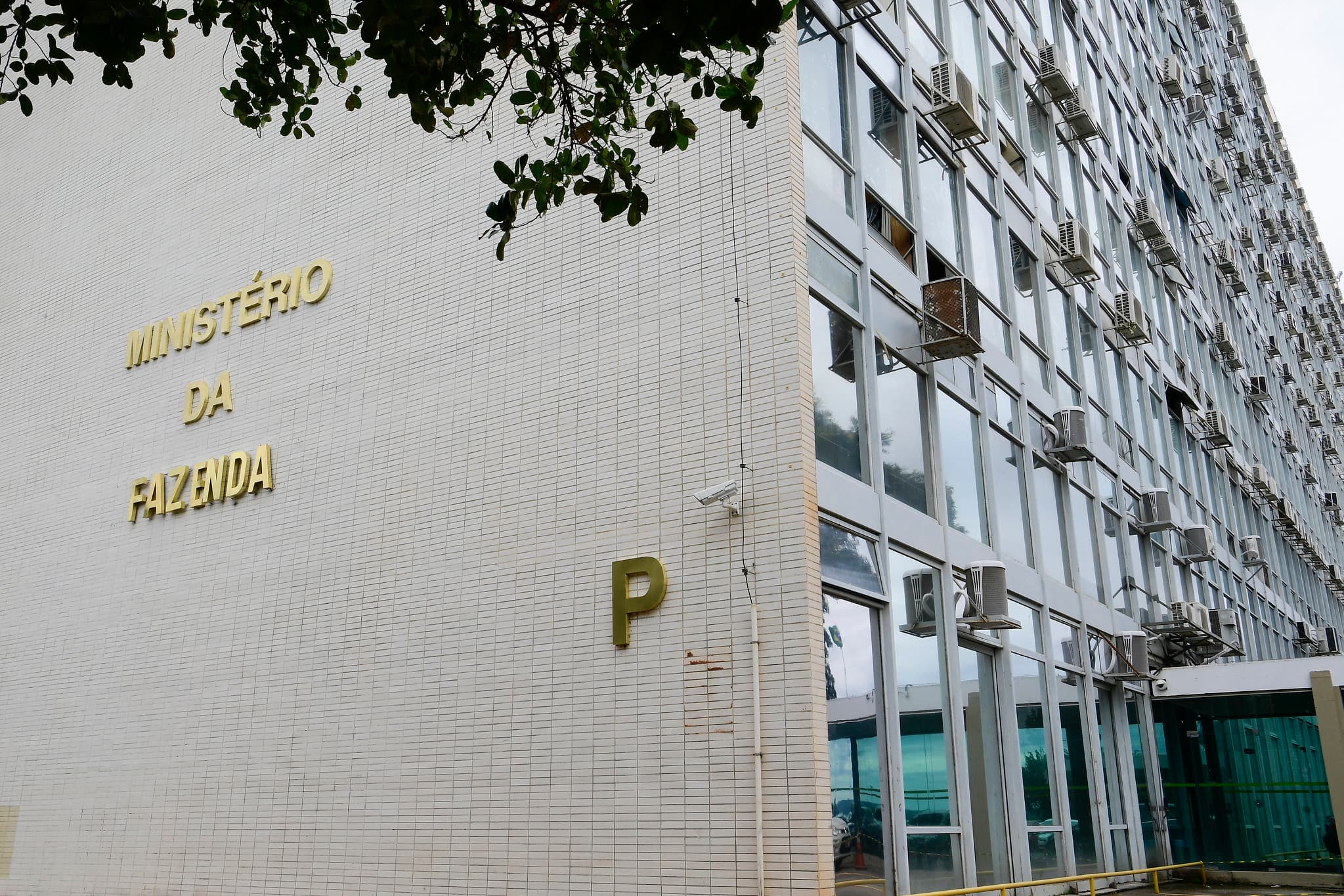 Dívida de Lula dispara para R$ 8,48 trilhões e deixa Brasil à beira do caos fiscal
