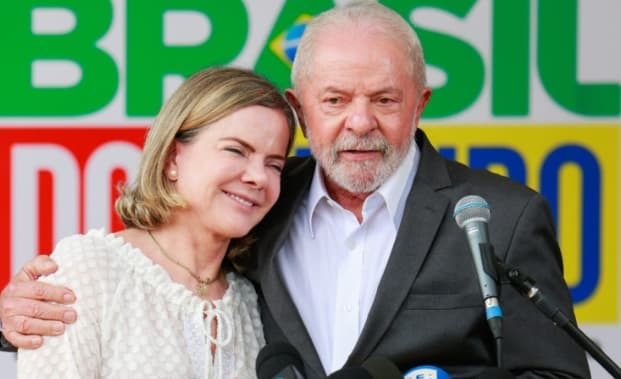 Gleisi reage à The Economist e defende reeleição de Lula apesar da idade