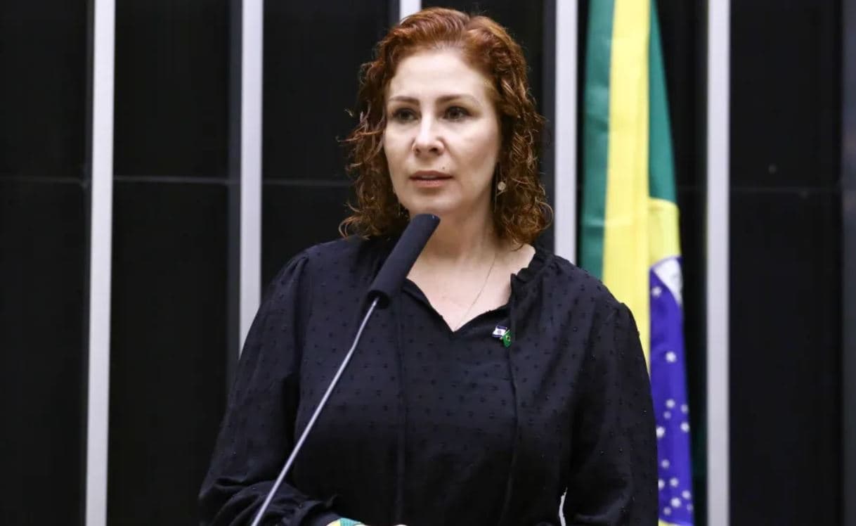 Moraes impõe prazo e pressiona Câmara: suplente deve tomar vaga de Zambelli em 48h