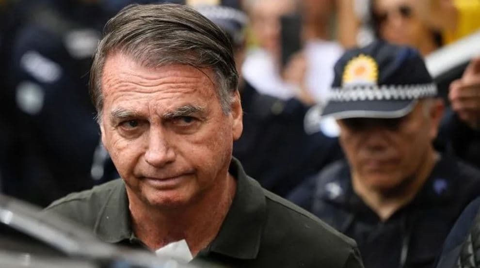 Defesa de Bolsonaro estuda novo pedido de prisão domiciliar após uma semana de internação