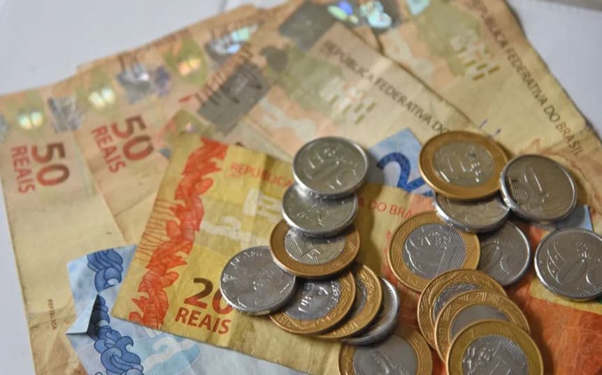Com aumento de impostos, carga tributária bate recorde histórico em 2024 e alcança maior nível em mais de duas décadas