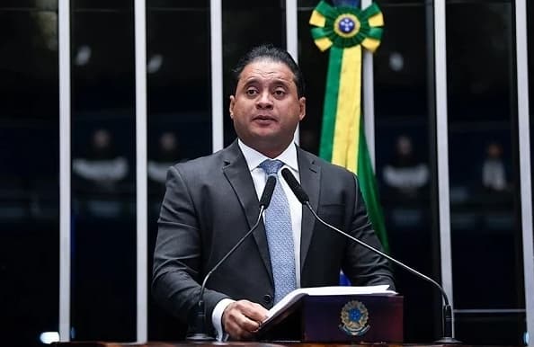 PF aponta vice-líder de Lula no Senado como “sócio oculto” em esquema do INSS