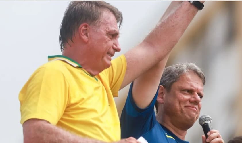 Moraes autoriza Tarcísio a visitar Bolsonaro na quinta-feira (22)