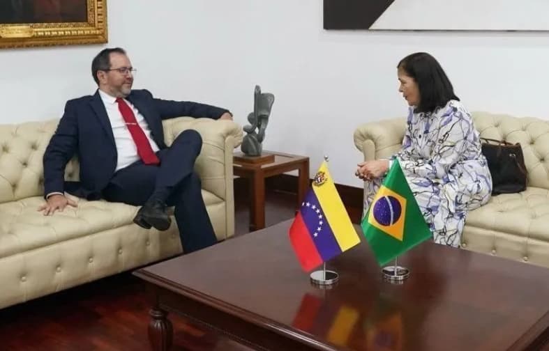 Lula vira diplomata de Maduro e recebe agradecimento da Venezuela por criticar EUA