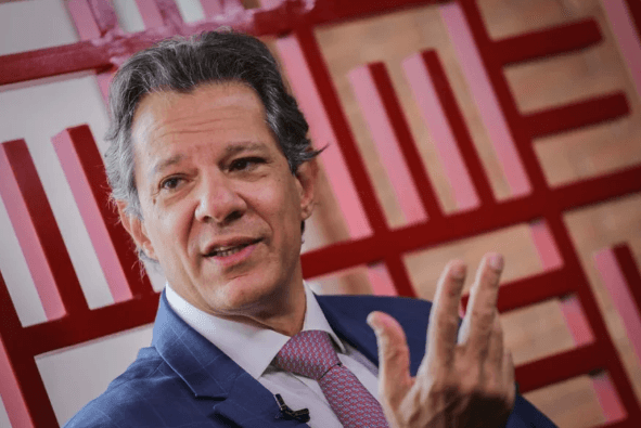 VÍDEO: Haddad defende Lula por encontrar Vorcaro e relata o que presidente disse ao banqueiro