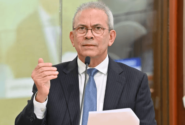 Hermano Morais anuncia saída do PV e retorno ao MDB após convite de Walter Alves