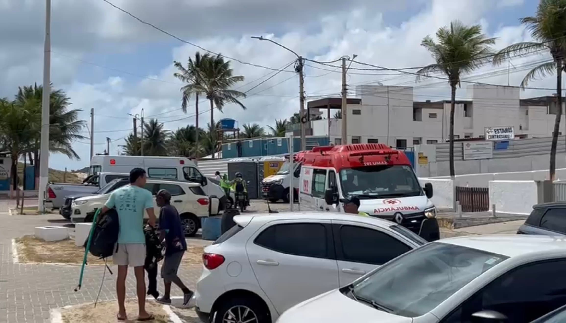 Homem morre após passar mal enquanto corria na praia de Pirangi