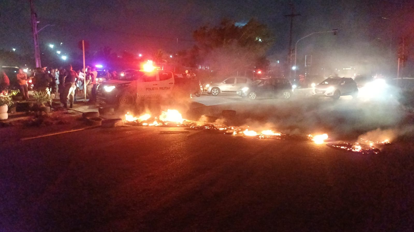 VÍDEO: Protesto fecha BR-101 em Natal por desaparecimento de mulher