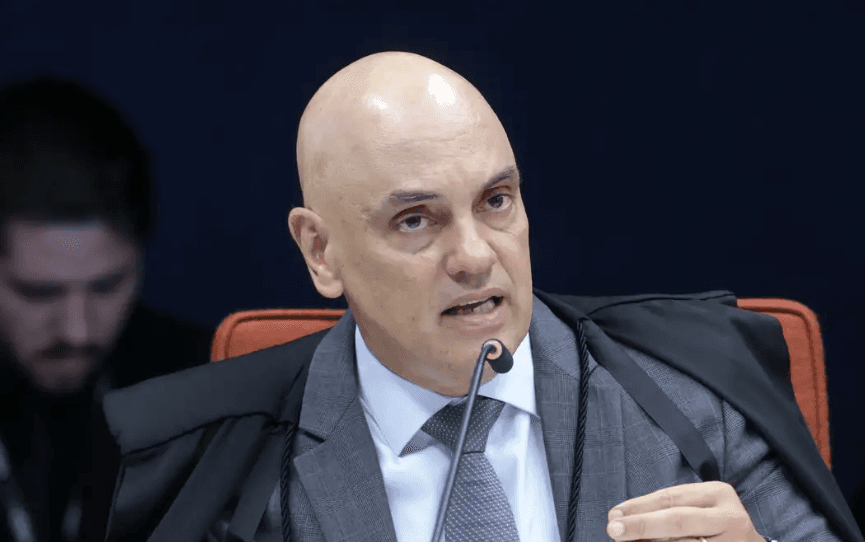Moraes cita riscos à investigações em andamento e ocorrências disciplinares, e nega visitas de Valdemar e Magno Malta a Bolsonaro