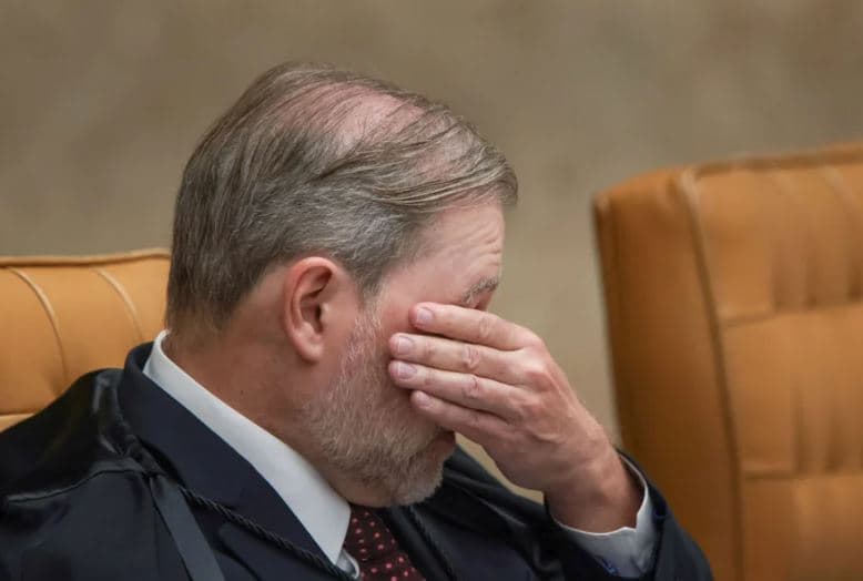 Silêncio orientado: Ministro de Lula proíbe colegas de falar sobre crise do STF e caso Master