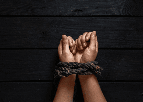 Sob suspeita de tortura, operação investiga supostos abusos em clínica de reabilitação no RN