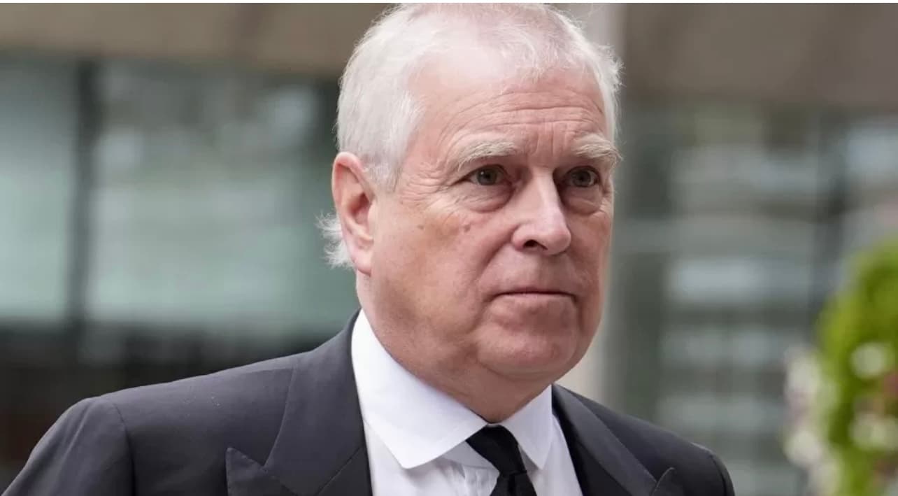 Ex-príncipe Andrew é preso no Reino Unido