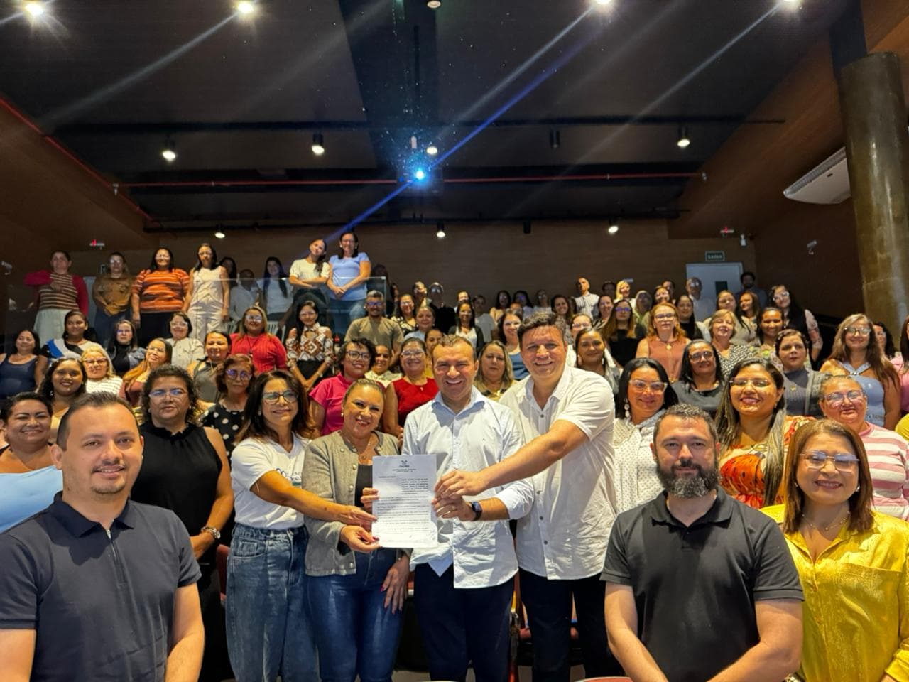Prefeito Emídio Jr. anuncia reajuste de 5,4% no piso do magistério durante abertura da Jornada Pedagógica 2026