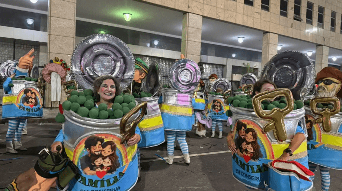 Frentes católica e evangélica criticam desfile que homenageou Lula e anunciam medidas judiciais