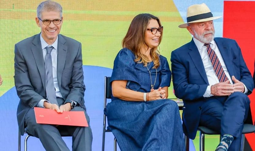Veto no Planalto: ministro barra desfile de aliados de Lula em carro alegórico de Janja no Carnaval