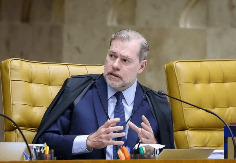 Após avanço da PF, Toffoli deixa relatoria do caso Banco Master no STF