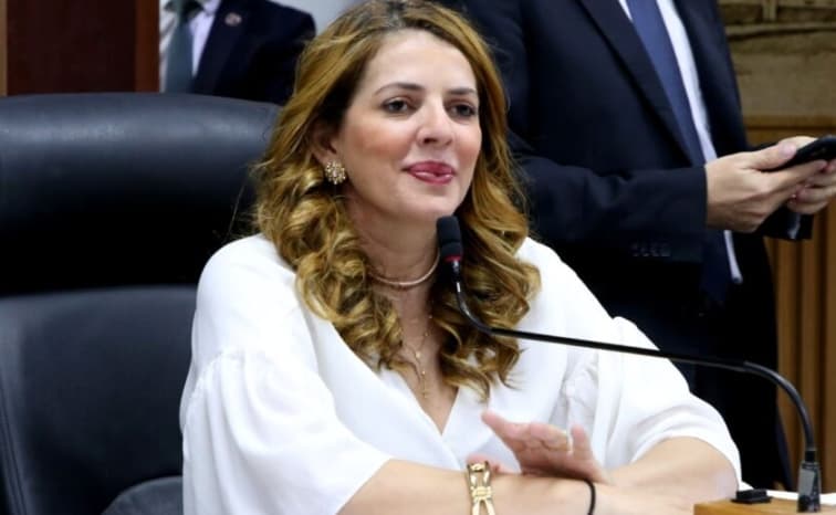 Nina defende Ezequiel no Senado e aposta em chapa forte com Álvaro