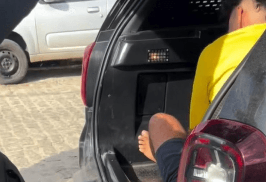 Homem é preso após invadir casa, agredir ex-mulher duas vezes no mesmo dia e tentar incendiar pertences da vítima