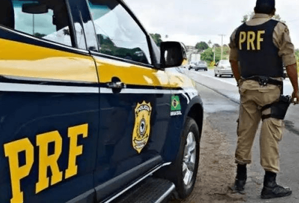 IMPORTUNAÇÃO: Homem assiste vídeo pornô, simula masturbação e acaba preso pela PRF dentro de ônibus interestadual em Mossoró