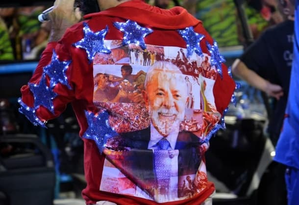 Planalto minimiza rebaixamento de escola que homenageou Lula e culpa “futebol”