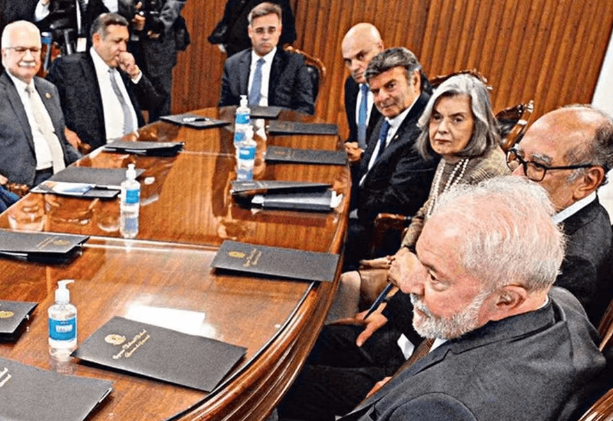 Governo tenta descolar do STF para evitar desgaste em meio ao escândalo do Banco Master