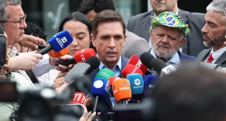 ‘ANIMADO': Bolsonaro recebeu com satisfação notícia de prisão domiciliar, diz médico