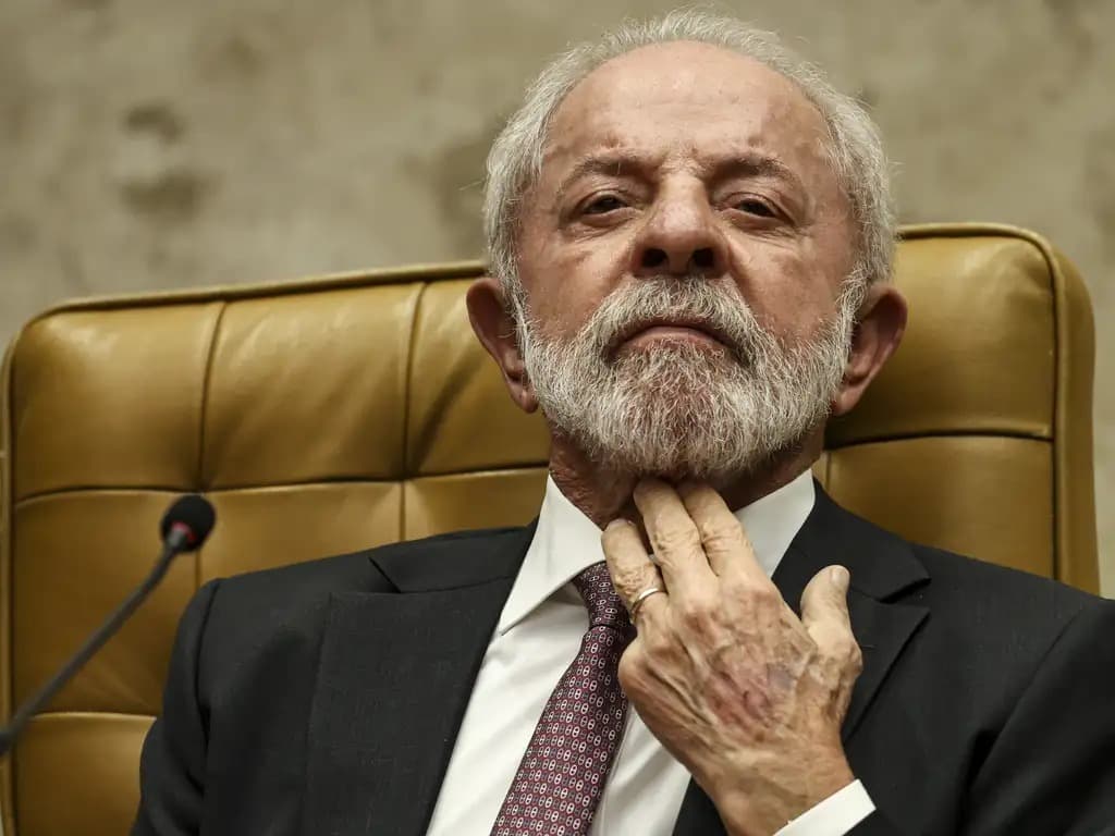 Lulinha liga para Lula após PF apontar possível tentativa de fuga