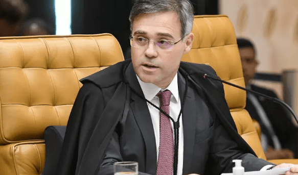 Mendonça prorroga inquérito do caso Master por 60 dias a pedido da PF e defesa de Vorcaro discute delação