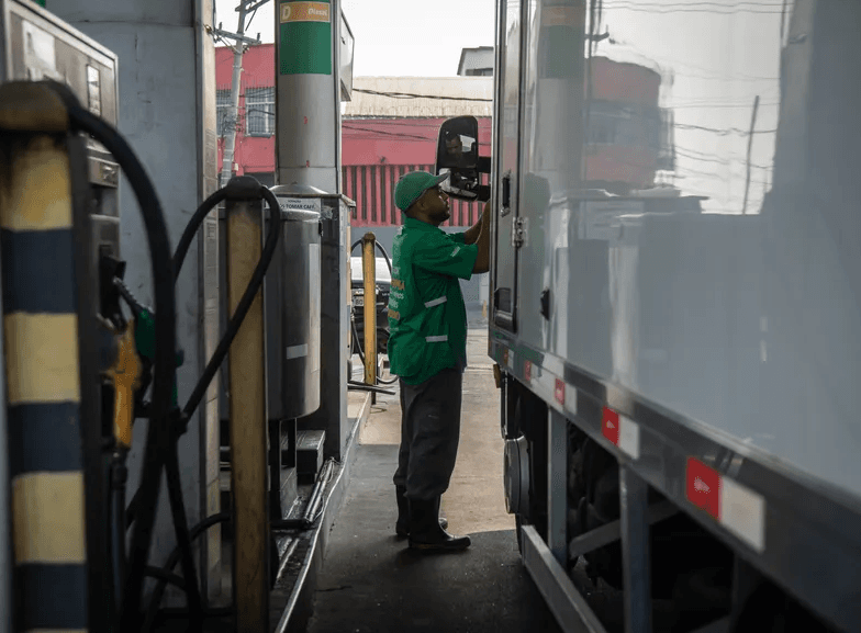 ANTT volta a reajustar tabela do frete por conta do preço do diesel; nova regra liga frete mínimo à oscilação do diesel