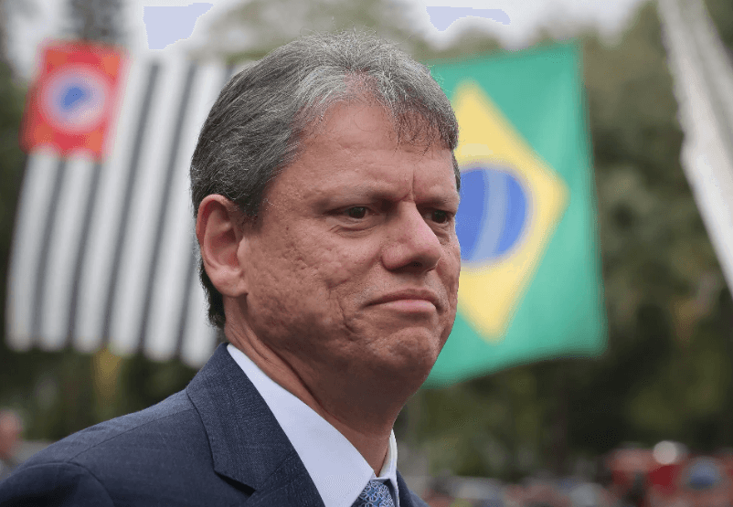 Tarcísio se reúne com ministros do STF e reforça pedido de prisão domiciliar para Bolsonaro
