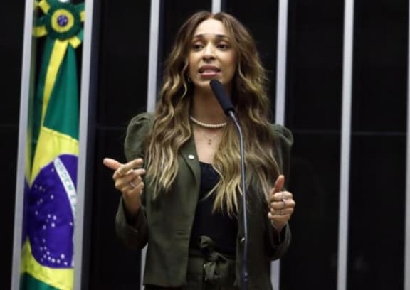 CONTA GRÁTIS?: Comissão da Câmara aprova projeto que zera energia para abrigos LGBTQIA+