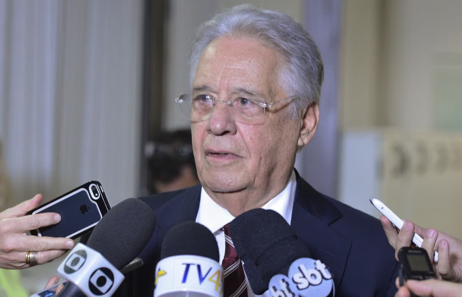 Justiça aceita pedido de interdição de FHC e nomeia filho como curador