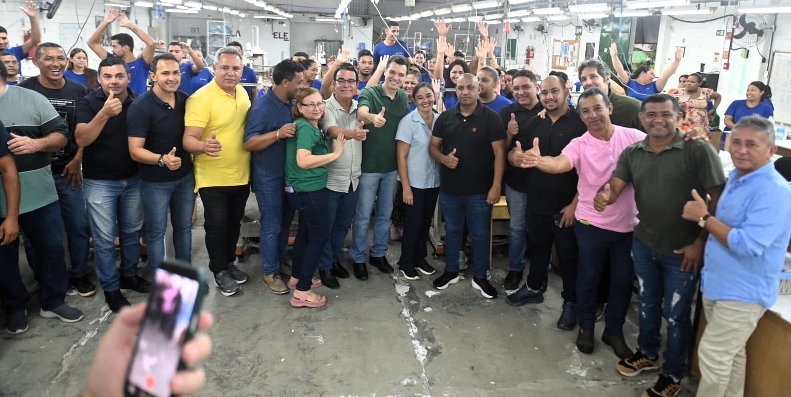 Walter Alves visita fábrica de confecções em Ielmo Marinho e reforça importância do setor produtivo