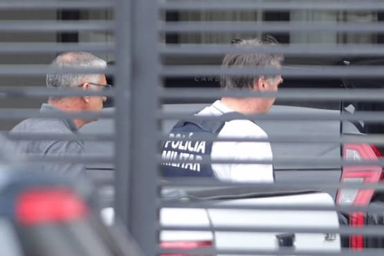 Moraes impõe restrições e advogados viram ponte entre Bolsonaro e pré-campanha de Flávio