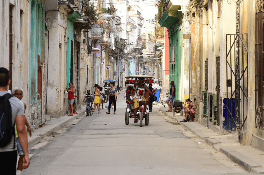 Crise econômica e escassez generalizada leva cubanos à automedicação em massa com uso de antidepressivos e ansiolíticos