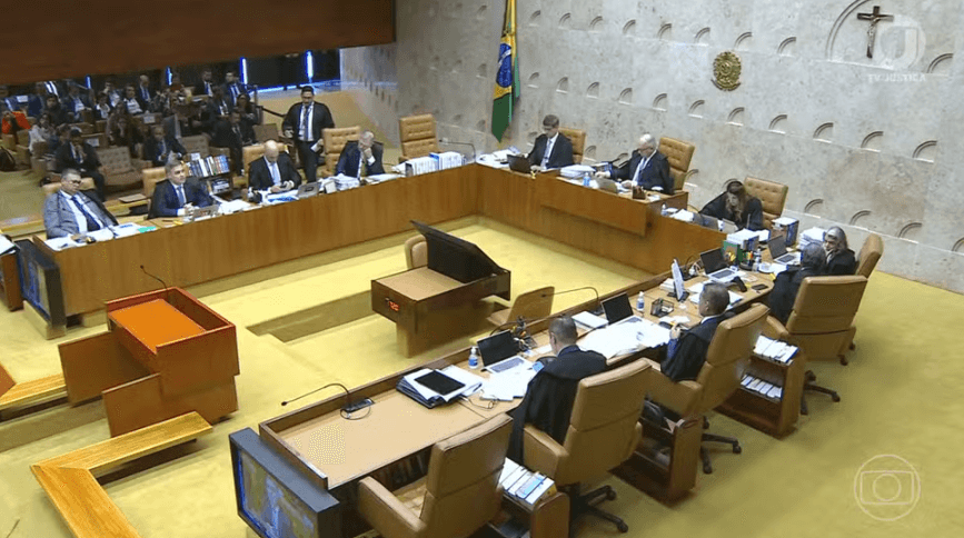 PENDURICALHOS: Juízes pedem ao STF mais prazo para aplicar novas regras de pagamentos fora do teto