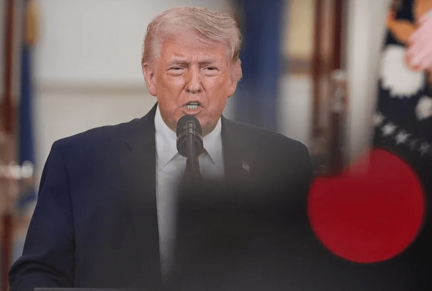 Trump diz que Irã “não pode chantagear” ao fechar Estreito de Ormuz