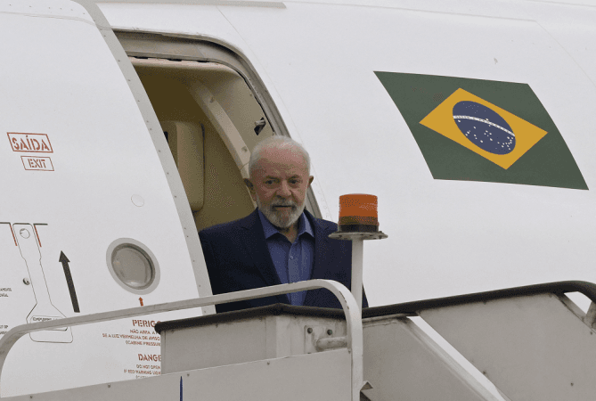 Uso de jatinhos da FAB dispara em 2026 e já soma 279 voos no governo Lula