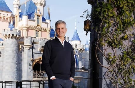 Disney recua em linguagem neutra, retoma “senhoras e senhores” e anuncia cortes; entenda