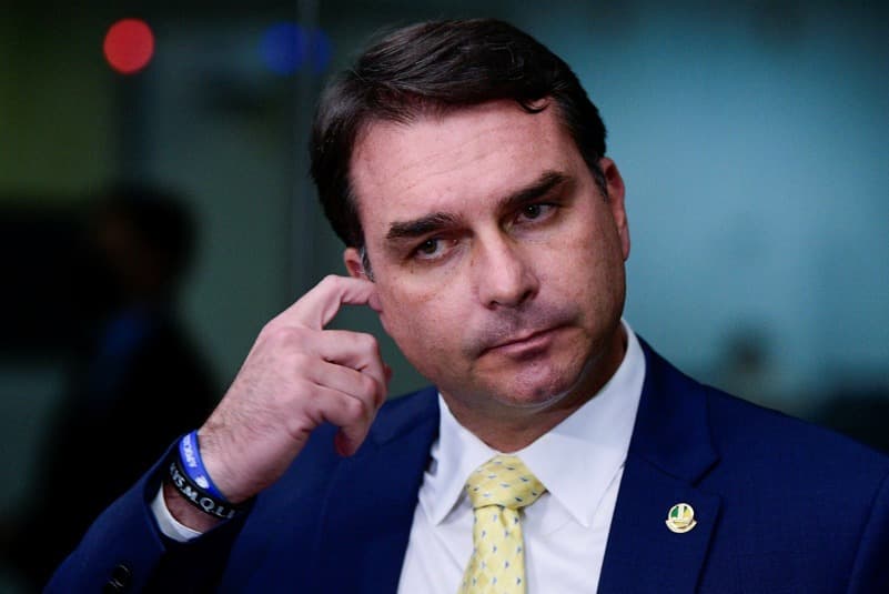 Após audiência nos EUA, Flávio diz que PT é "partido das taxas"