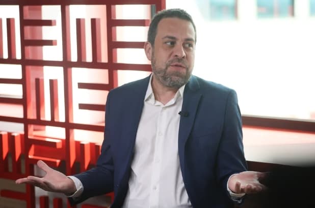 Ministro de Lula reage à medida dos EUA: “Vão classificar como terrorista a milícia do RJ ligada aos Bolsonaro?”