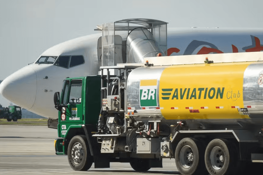 Petrobras aumenta preço do querosene de aviação em 18% a partir desta sexta (1º)