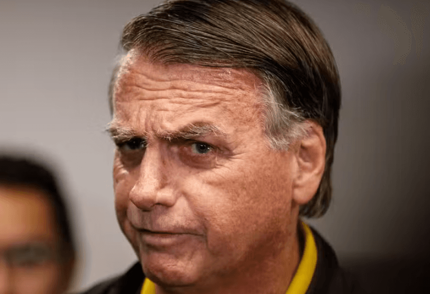 Bolsonaro pode receber alta na segunda-feira (4), diz médico responsável pela cirurgia no ombro direito