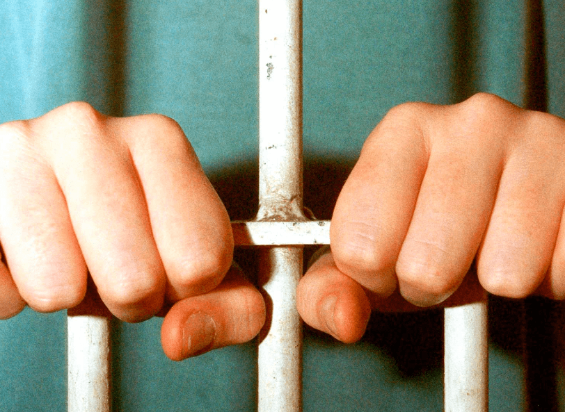 90% dos eleitores brasileiros são a favor da redução da maioridade penal para 16 anos, diz pesquisa Real Time Big Data