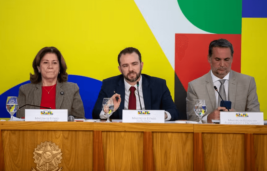 Governo Lula eleva para R$ 23,7 bilhões o bloqueio de gastos no Orçamento