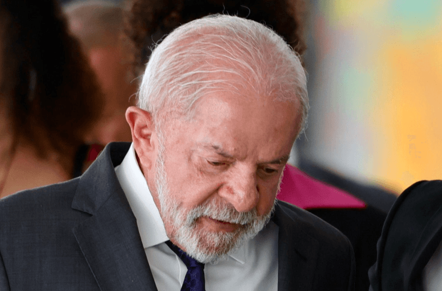 Lula lidera rejeição com 52,8% em novo levantamento da Vox Brasil