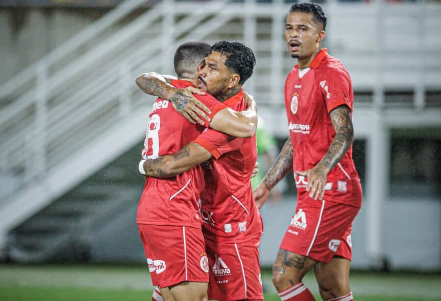 América elimina o Fluminense-PI e fica a dois mata-matas do acesso à Série C