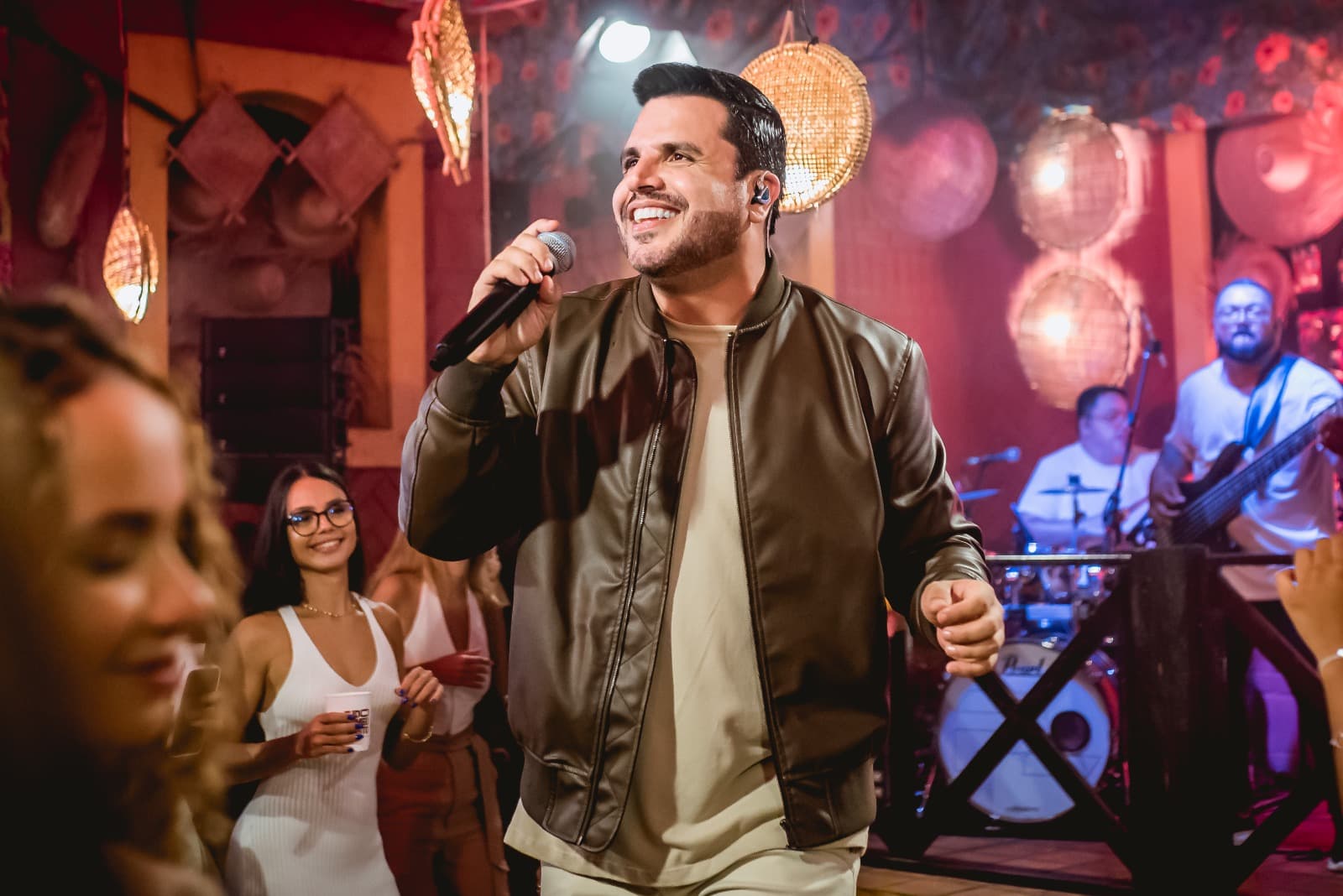 Pedro Luccas lança “Tudo do Meu Jeito em Forró” neste sábado no Teatro Riachuelo